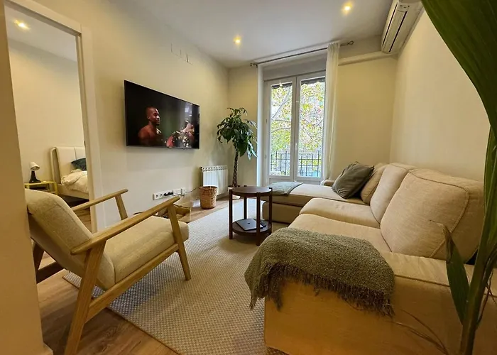 Aura Salamanca Central 2 Bedroom Flat With Balcony